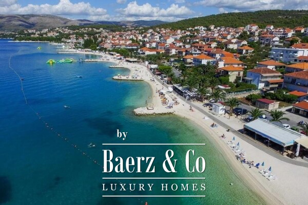 photo 6 Okrug Gornji, Beautiful house, second row to the sea