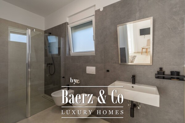 photo 12 Poreč, an impressive villa with a swimming pool in a quiet place