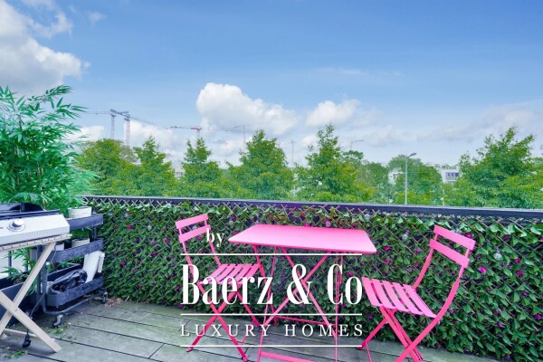 photo 3 Top Floor Duplex with Stunning Views of Île Seguin