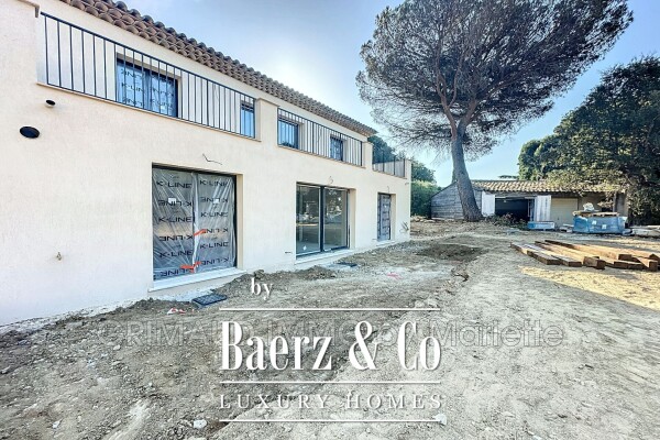 photo 2 Spacious apartment of 107 m², just steps from the beaches