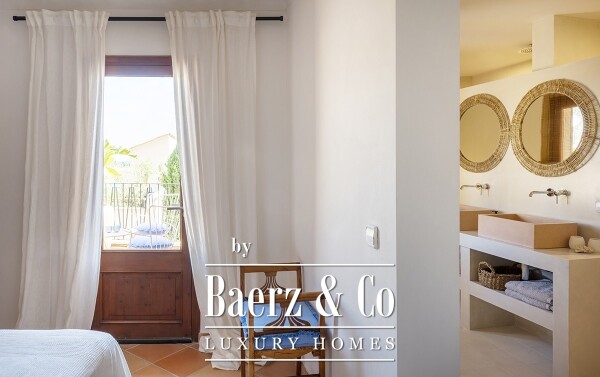 photo 12 Boutique townhouse with stunning views and rental license