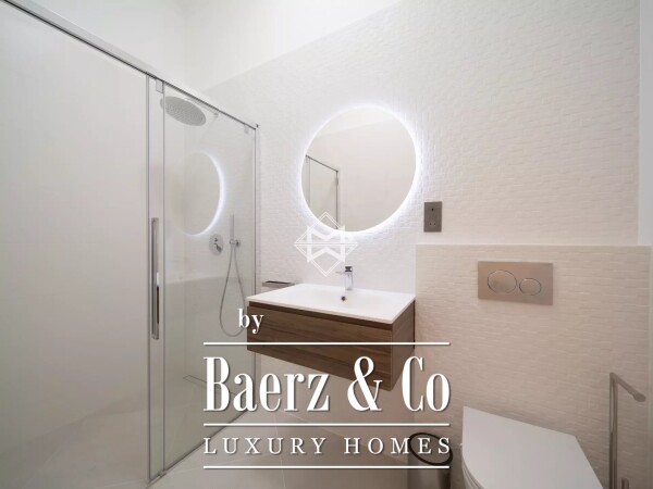 photo 9 Magnificent apartments of 230 square meters in a beautiful Niçois building on the Cours Saleya.