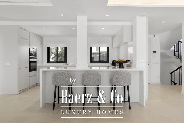 photo 39 Villa - Marbella East - Ref: 8528