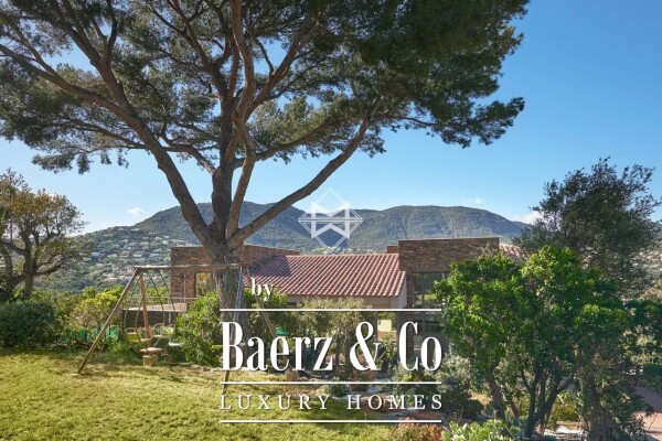 photo 5 Architect-designed Villa in Cavalaire-sur-Mer