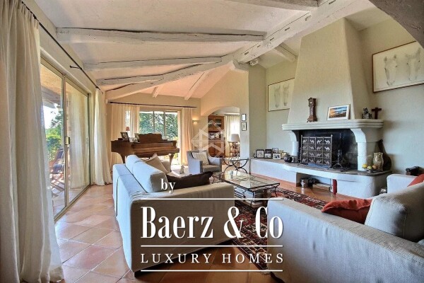 photo 5 Provençal house with sea view in sought-after estate