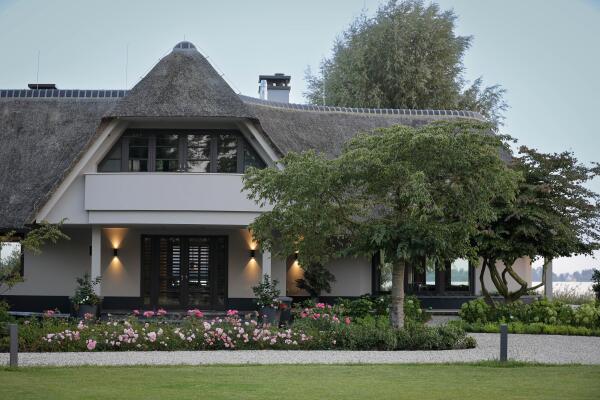 photo 44 Nieuw-Loosdrechtsedijk 227