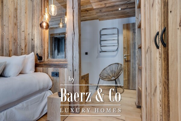 photo 3 4-BEDROOM APARTMENT - EAST EXPOSURE