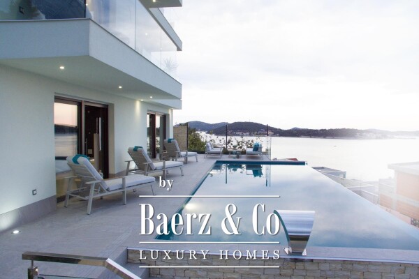 photo 3 Rogoznica, Zatoglav, luxury villa with a swimming pool, 330 m²