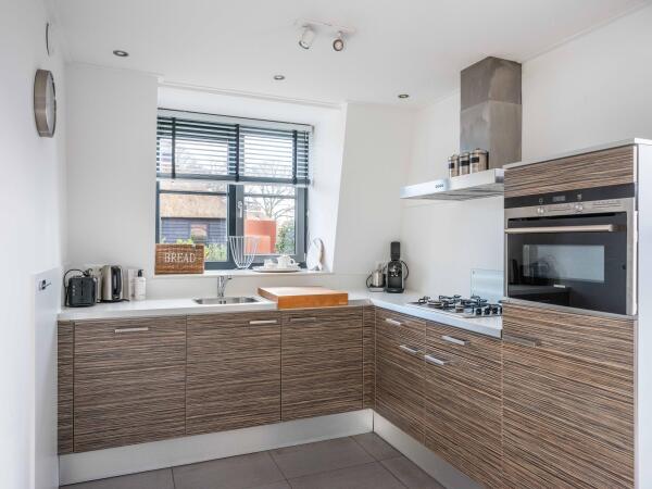 photo 11 Burgemeester Peecklaan 8 001