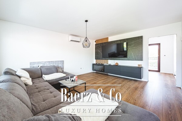 photo 13 Zagreb, Stenjevec, family house with two apartments, area 460m2