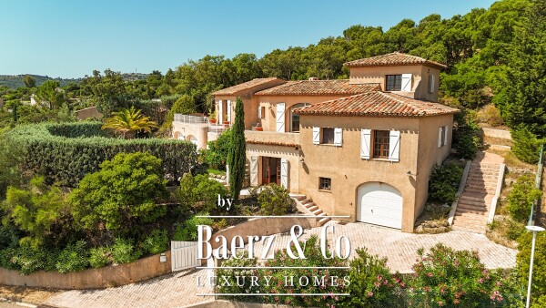 photo 15 Sale Villa 6 rooms sea view Les Issambres with swimming pool, garage and garden - St Tropez GULF