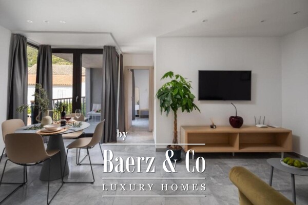 photo 10 Vis, Komiža, newly built house in the center of town