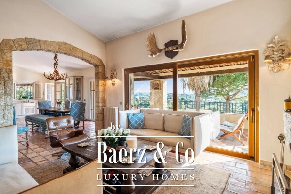 photo 8 Charming Provençal villa with pool and tennis court