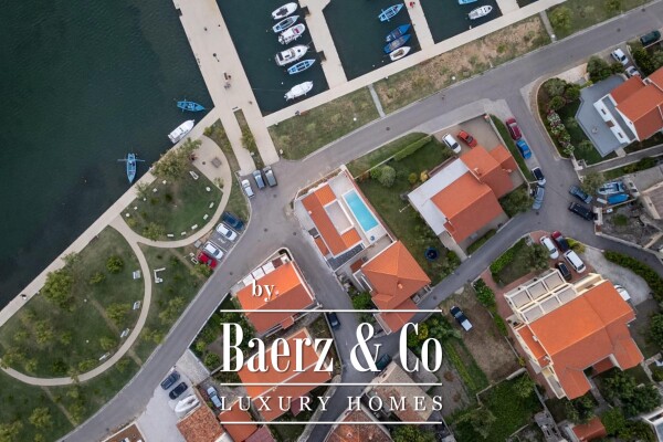 photo 2 Zadar, Nin, modern house with pool, first row by the sea