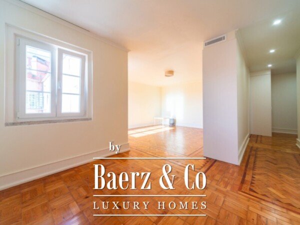 photo 2 3-Bedroom Apartment, with Natural Light - Campo de Ourique / Amoreiras