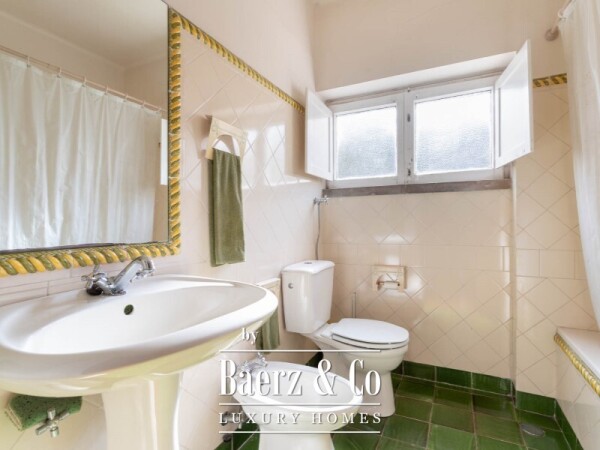 photo 37 8 bedroom villa with garden and swimming pool, in Galamares, Sintra