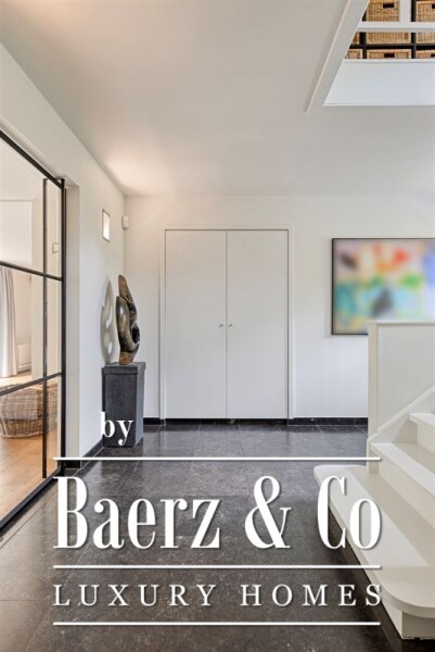 photo 7 Unieke villa op AAA locatie in hartje Vriesdonk met praktijk/bureelruimte!