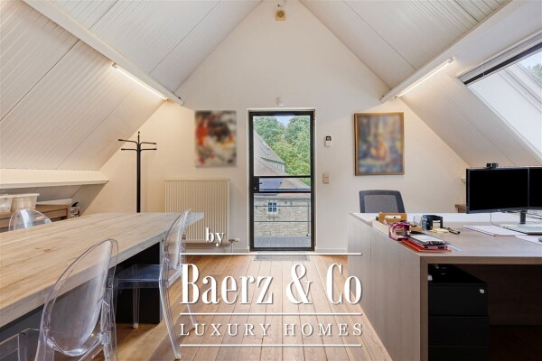 photo 37 Unieke villa op AAA locatie in hartje Vriesdonk met praktijk/bureelruimte!