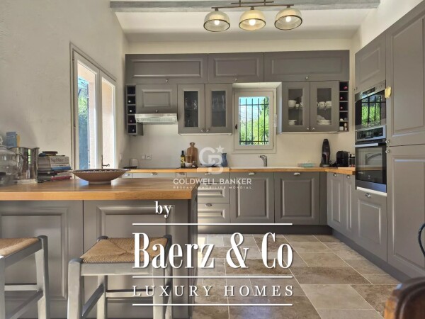 photo 4 Villa with a view near the old village