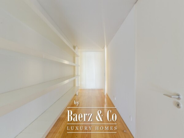 photo 38 One Bedroom apartments plus 1 on Av. July 24 in a building with signature of Arq. Aires Mateus