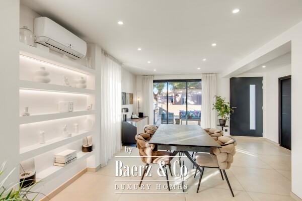 photo 25 Renovated 2-bedroom apartment for sale – Saint-Raphaël city centre – large south-facing terrace – 2 en-suite bedrooms