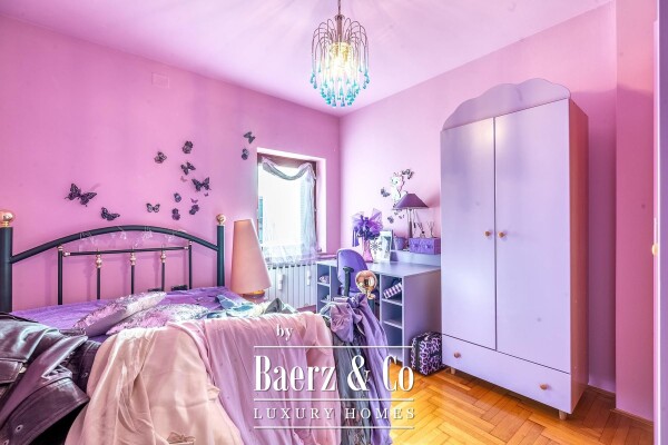 photo 7 Samobor, family house 553 m² on a plot of 6985 m² with a view of the city