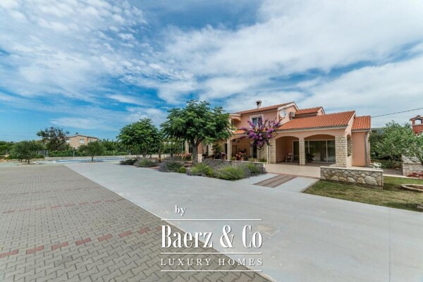 photo 1 Zadar, Vir, detached house, beautiful garden, possibility of a restaurant on the ground floor