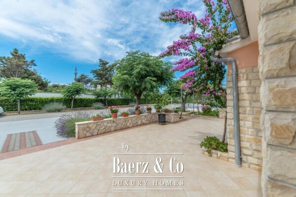photo 8 Zadar, Vir, detached house, beautiful garden, possibility of a restaurant on the ground floor