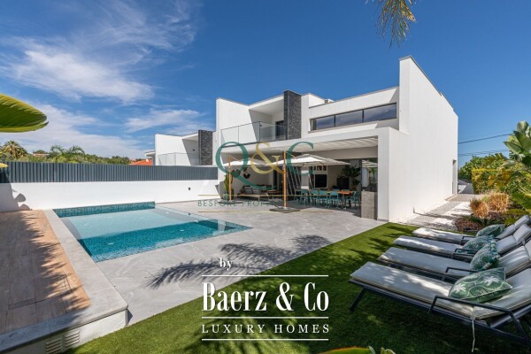 photo 1 Beautiful luxury home in Almancil, Almancil